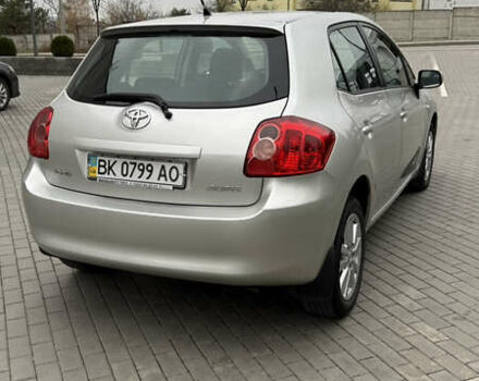 Серый Тойота Аурис, объемом двигателя 1.6 л и пробегом 99 тыс. км за 7100 $, фото 2 на Automoto.ua