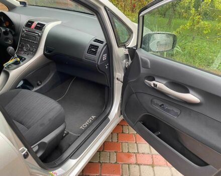 Серый Тойота Аурис, объемом двигателя 1.6 л и пробегом 205 тыс. км за 5900 $, фото 11 на Automoto.ua