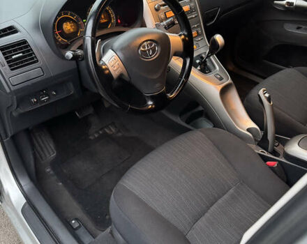 Серый Тойота Аурис, объемом двигателя 1.6 л и пробегом 200 тыс. км за 6499 $, фото 15 на Automoto.ua