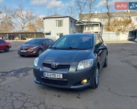 Сірий Тойота Ауріс, об'ємом двигуна 1.6 л та пробігом 195 тис. км за 6000 $, фото 3 на Automoto.ua