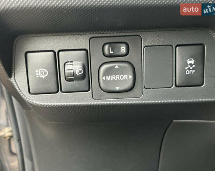 Сірий Тойота Ауріс, об'ємом двигуна 1.6 л та пробігом 211 тис. км за 6800 $, фото 23 на Automoto.ua