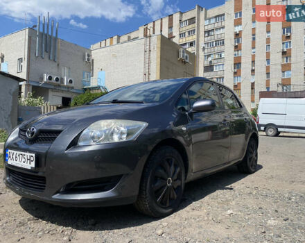 Сірий Тойота Ауріс, об'ємом двигуна 1.6 л та пробігом 110 тис. км за 7500 $, фото 2 на Automoto.ua