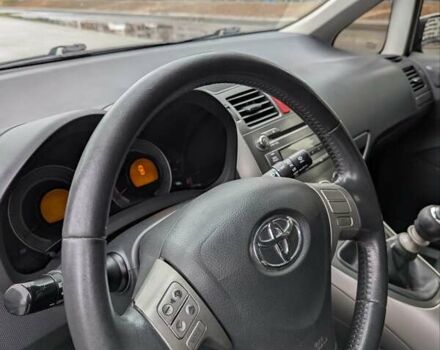 Серый Тойота Аурис, объемом двигателя 2 л и пробегом 250 тыс. км за 6900 $, фото 21 на Automoto.ua