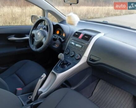 Серый Тойота Аурис, объемом двигателя 1.6 л и пробегом 158 тыс. км за 5700 $, фото 18 на Automoto.ua