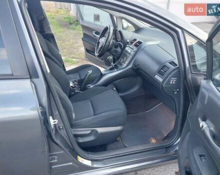 Серый Тойота Аурис, объемом двигателя 1.6 л и пробегом 195 тыс. км за 6200 $, фото 25 на Automoto.ua