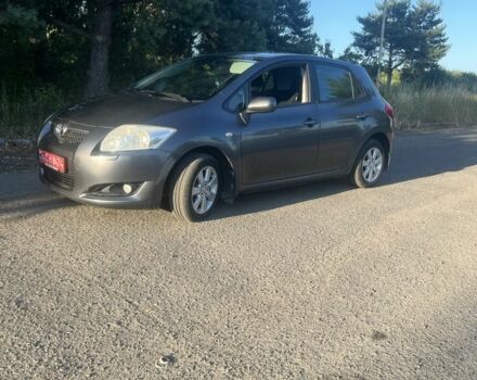 Серый Тойота Аурис, объемом двигателя 1.6 л и пробегом 268 тыс. км за 5800 $, фото 1 на Automoto.ua