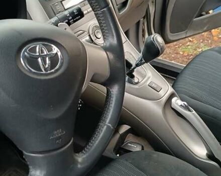 Серый Тойота Аурис, объемом двигателя 1.6 л и пробегом 183 тыс. км за 6500 $, фото 10 на Automoto.ua