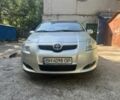 Серый Тойота Аурис, объемом двигателя 1.4 л и пробегом 300 тыс. км за 5700 $, фото 1 на Automoto.ua
