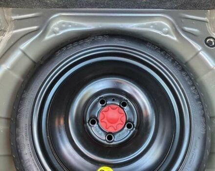 Серый Тойота Аурис, объемом двигателя 1.33 л и пробегом 208 тыс. км за 5999 $, фото 5 на Automoto.ua