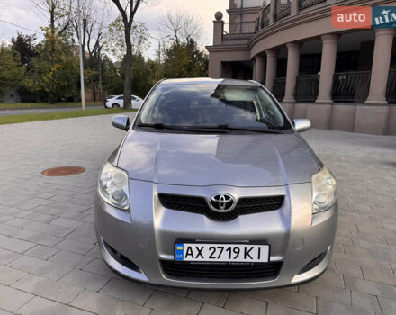 Серый Тойота Аурис, объемом двигателя 1.36 л и пробегом 220 тыс. км за 6500 $, фото 1 на Automoto.ua