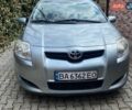 Сірий Тойота Ауріс, об'ємом двигуна 1.36 л та пробігом 250 тис. км за 5100 $, фото 1 на Automoto.ua