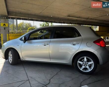 Серый Тойота Аурис, объемом двигателя 1.6 л и пробегом 145 тыс. км за 7500 $, фото 10 на Automoto.ua