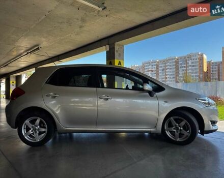 Серый Тойота Аурис, объемом двигателя 1.6 л и пробегом 145 тыс. км за 7500 $, фото 6 на Automoto.ua