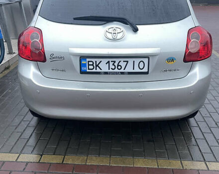 Серый Тойота Аурис, объемом двигателя 1.4 л и пробегом 250 тыс. км за 8200 $, фото 2 на Automoto.ua