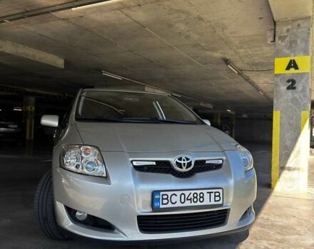 Серый Тойота Аурис, объемом двигателя 1.6 л и пробегом 145 тыс. км за 7500 $, фото 4 на Automoto.ua