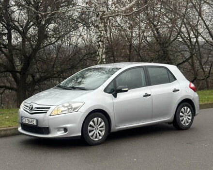 Серый Тойота Аурис, объемом двигателя 1.4 л и пробегом 240 тыс. км за 5950 $, фото 1 на Automoto.ua