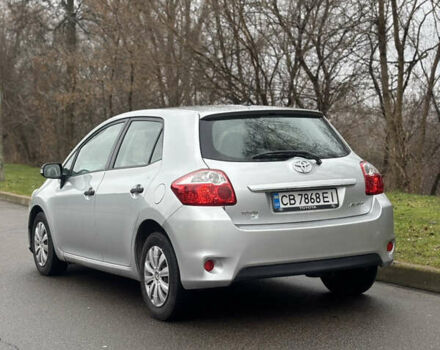 Серый Тойота Аурис, объемом двигателя 1.4 л и пробегом 240 тыс. км за 5950 $, фото 4 на Automoto.ua