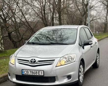 Серый Тойота Аурис, объемом двигателя 1.4 л и пробегом 240 тыс. км за 5950 $, фото 9 на Automoto.ua