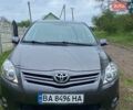 Серый Тойота Аурис, объемом двигателя 2 л и пробегом 238 тыс. км за 7950 $, фото 1 на Automoto.ua