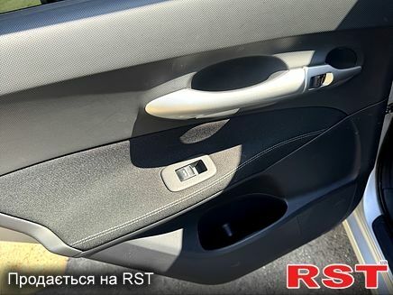 Серый Тойота Аурис, объемом двигателя 1.8 л и пробегом 175 тыс. км за 9999 $, фото 5 на Automoto.ua