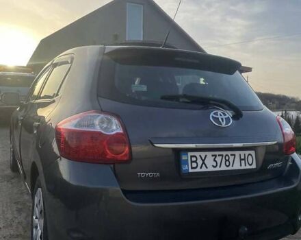 Сірий Тойота Ауріс, об'ємом двигуна 1.36 л та пробігом 143 тис. км за 8500 $, фото 4 на Automoto.ua