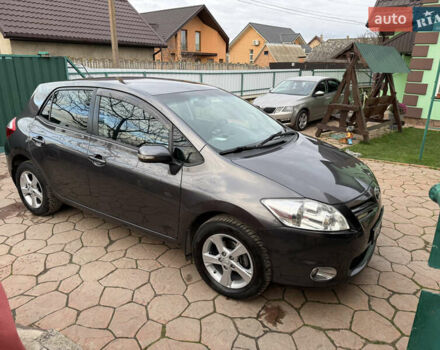 Сірий Тойота Ауріс, об'ємом двигуна 1.6 л та пробігом 129 тис. км за 9250 $, фото 17 на Automoto.ua