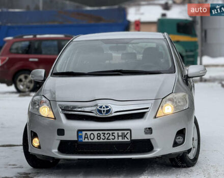 Сірий Тойота Ауріс, об'ємом двигуна 1.8 л та пробігом 215 тис. км за 9000 $, фото 3 на Automoto.ua
