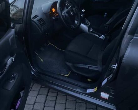 Серый Тойота Аурис, объемом двигателя 1.4 л и пробегом 296 тыс. км за 6900 $, фото 6 на Automoto.ua