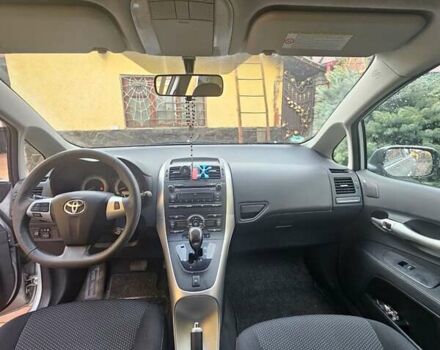 Серый Тойота Аурис, объемом двигателя 1.6 л и пробегом 99 тыс. км за 11500 $, фото 9 на Automoto.ua