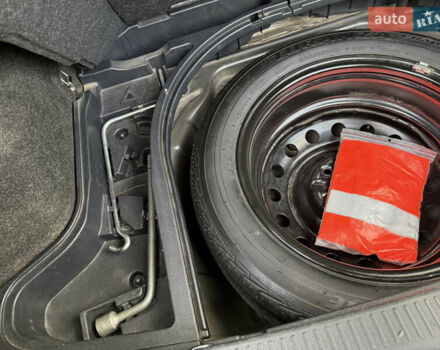 Сірий Тойота Ауріс, об'ємом двигуна 1.6 л та пробігом 129 тис. км за 9250 $, фото 36 на Automoto.ua