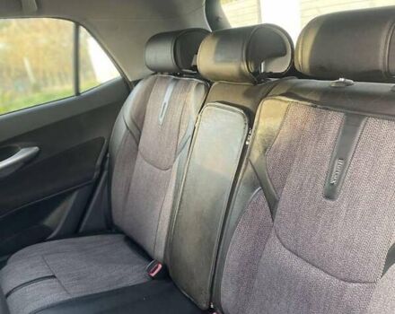 Сірий Тойота Ауріс, об'ємом двигуна 1.36 л та пробігом 143 тис. км за 8500 $, фото 5 на Automoto.ua