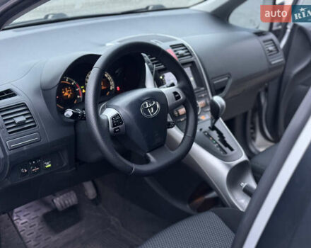 Серый Тойота Аурис, объемом двигателя 1.6 л и пробегом 263 тыс. км за 8900 $, фото 11 на Automoto.ua