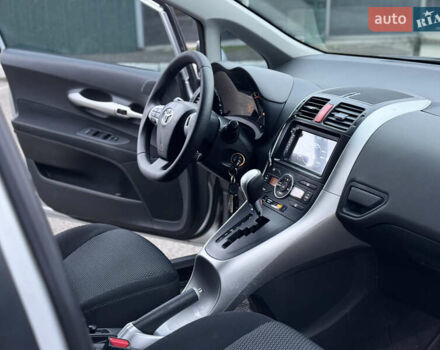 Серый Тойота Аурис, объемом двигателя 1.6 л и пробегом 263 тыс. км за 8900 $, фото 6 на Automoto.ua