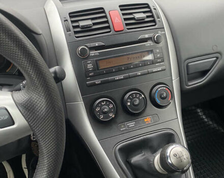 Серый Тойота Аурис, объемом двигателя 1.6 л и пробегом 34 тыс. км за 9500 $, фото 6 на Automoto.ua