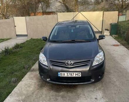 Сірий Тойота Ауріс, об'ємом двигуна 1.36 л та пробігом 143 тис. км за 8500 $, фото 3 на Automoto.ua