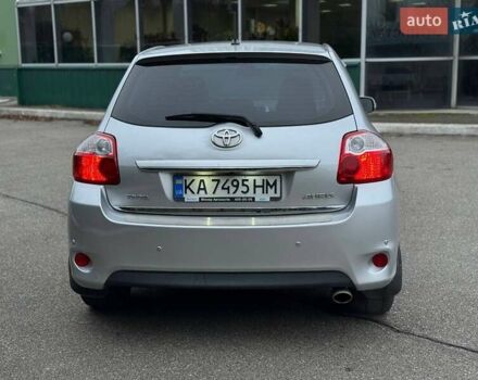 Сірий Тойота Ауріс, об'ємом двигуна 1.6 л та пробігом 263 тис. км за 8900 $, фото 3 на Automoto.ua