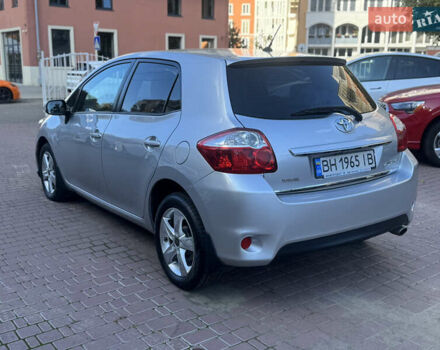 Серый Тойота Аурис, объемом двигателя 1.6 л и пробегом 130 тыс. км за 9800 $, фото 5 на Automoto.ua