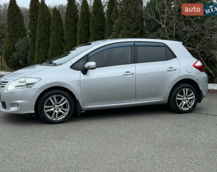 Серый Тойота Аурис, объемом двигателя 1.6 л и пробегом 263 тыс. км за 8900 $, фото 1 на Automoto.ua