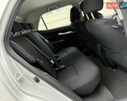 Сірий Тойота Ауріс, об'ємом двигуна 1.8 л та пробігом 215 тис. км за 9000 $, фото 28 на Automoto.ua