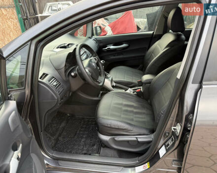 Сірий Тойота Ауріс, об'ємом двигуна 1.6 л та пробігом 129 тис. км за 9250 $, фото 38 на Automoto.ua