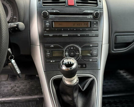 Сірий Тойота Ауріс, об'ємом двигуна 1.6 л та пробігом 129 тис. км за 9250 $, фото 42 на Automoto.ua