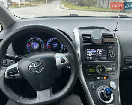 Серый Тойота Аурис, объемом двигателя 1.8 л и пробегом 210 тыс. км за 9700 $, фото 7 на Automoto.ua
