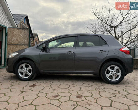 Сірий Тойота Ауріс, об'ємом двигуна 1.6 л та пробігом 129 тис. км за 9250 $, фото 6 на Automoto.ua