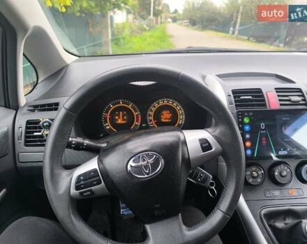 Сірий Тойота Ауріс, об'ємом двигуна 1.36 л та пробігом 143 тис. км за 8500 $, фото 8 на Automoto.ua