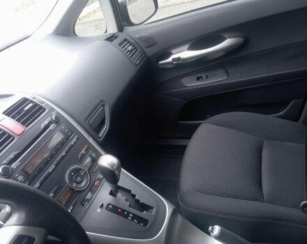 Серый Тойота Аурис, объемом двигателя 1.6 л и пробегом 71 тыс. км за 8000 $, фото 9 на Automoto.ua