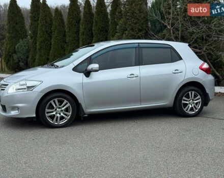 Сірий Тойота Ауріс, об'ємом двигуна 1.6 л та пробігом 263 тис. км за 8900 $, фото 1 на Automoto.ua