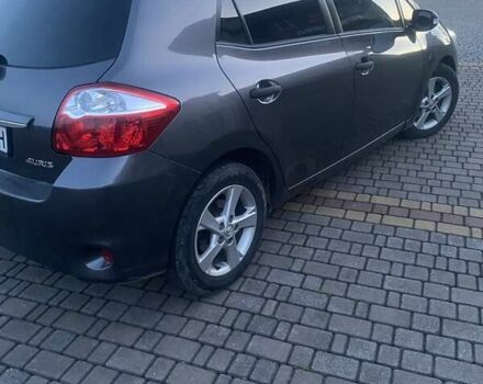 Серый Тойота Аурис, объемом двигателя 1.4 л и пробегом 296 тыс. км за 6900 $, фото 2 на Automoto.ua