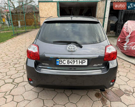 Сірий Тойота Ауріс, об'ємом двигуна 1.6 л та пробігом 129 тис. км за 9250 $, фото 12 на Automoto.ua