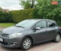 Серый Тойота Аурис, объемом двигателя 1.4 л и пробегом 140 тыс. км за 7490 $, фото 1 на Automoto.ua