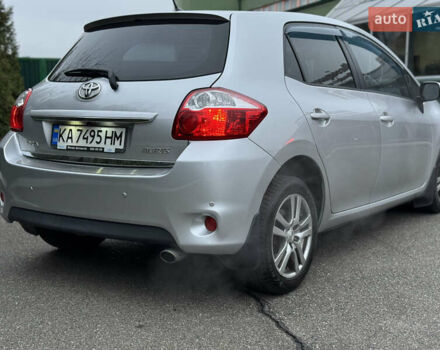 Серый Тойота Аурис, объемом двигателя 1.6 л и пробегом 263 тыс. км за 8900 $, фото 4 на Automoto.ua